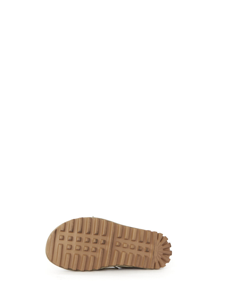 Lofina - Suede shoe with laces and a flexible sole