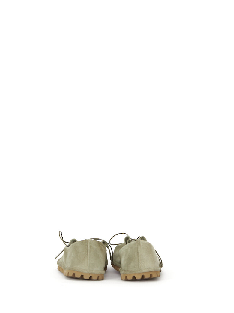 Lofina - Suede shoe with laces and a flexible sole