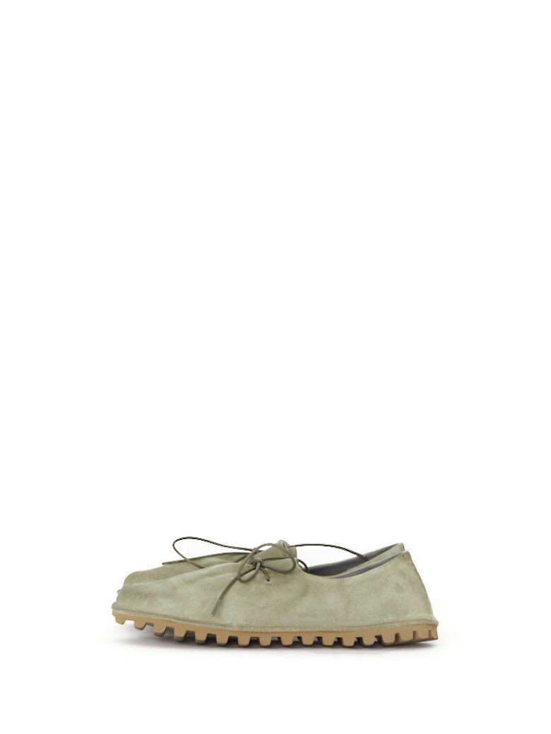 Lofina - Suede shoe with laces and a flexible sole