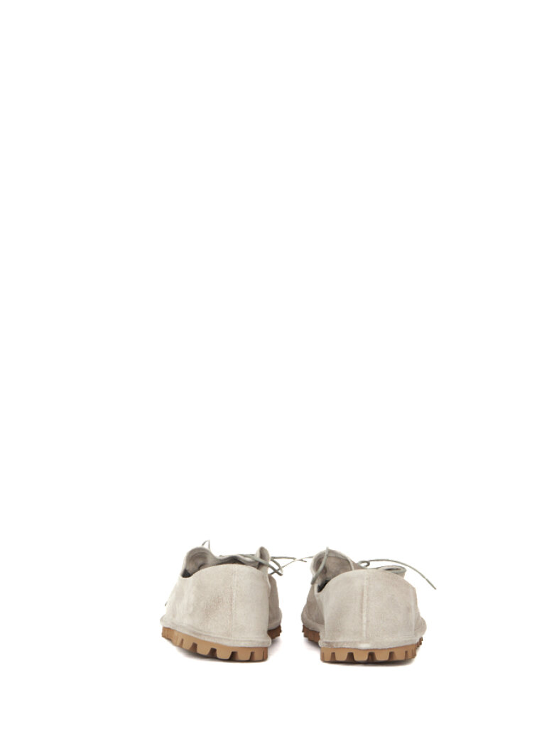 Lofina - Suede shoe with laces and a flexible sole