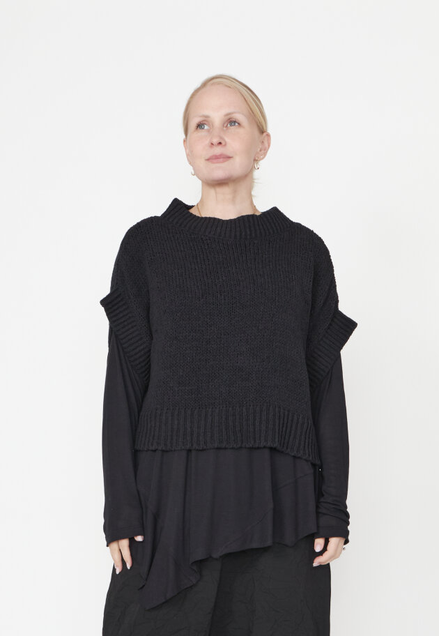 Sort Aarhus - Oversized knit blouse