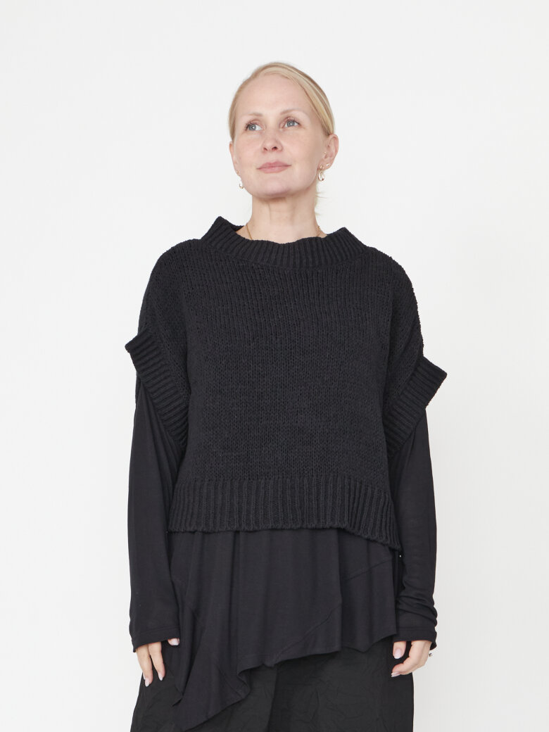 Sort Aarhus - Oversized knit blouse