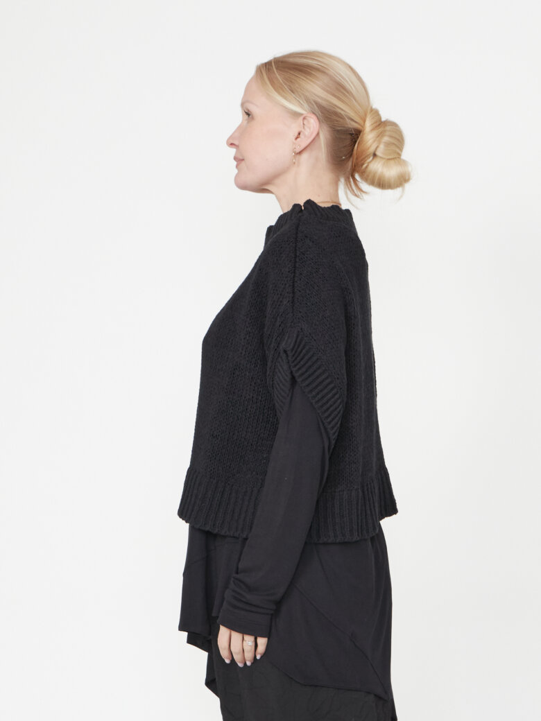 Sort Aarhus - Oversized knit blouse