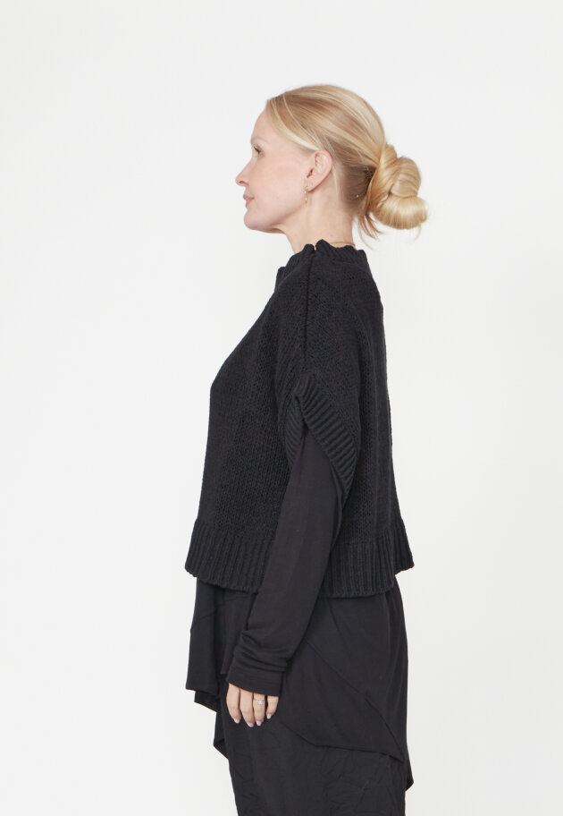 Sort Aarhus - Oversized strikbluse