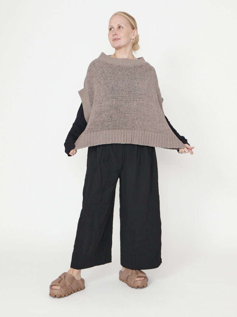 Sort Aarhus - Oversized knit blouse