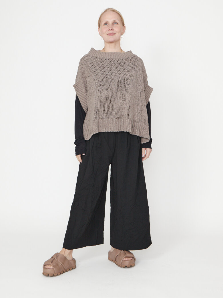 Sort Aarhus - Oversized strikbluse