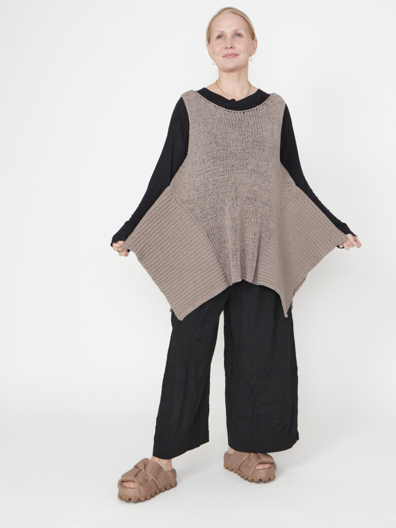 Sort Aarhus - Sleeveless knit top