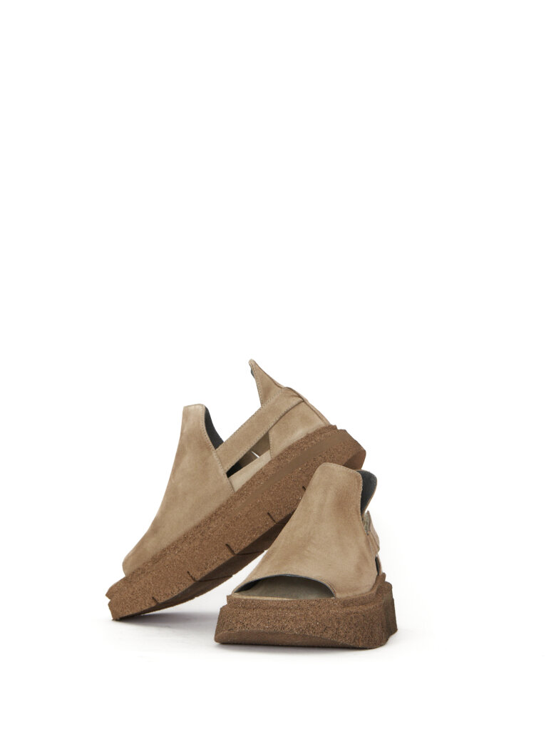 Lofina - Sandal i ruskind med velcrorem