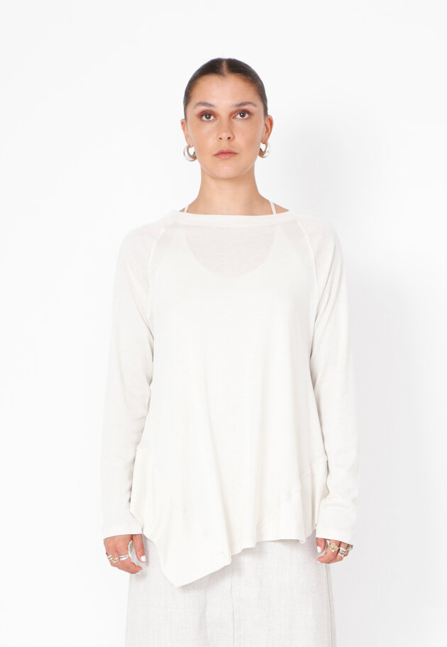 Sort Aarhus - Asymmetrisk bluse i bomuld