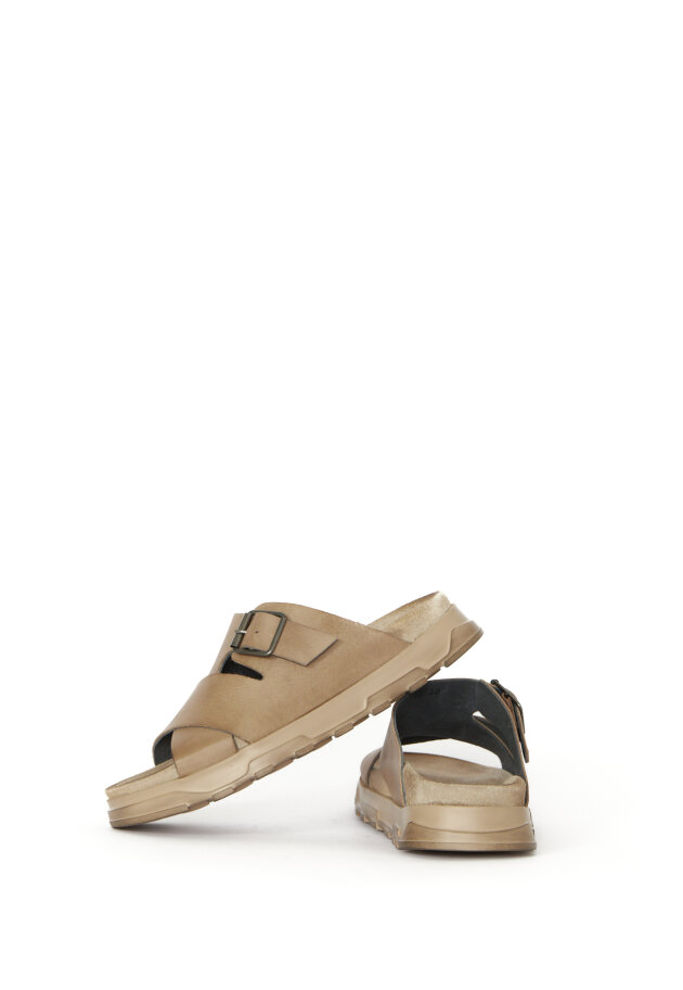Lofina - Slippers sandal with a buckle