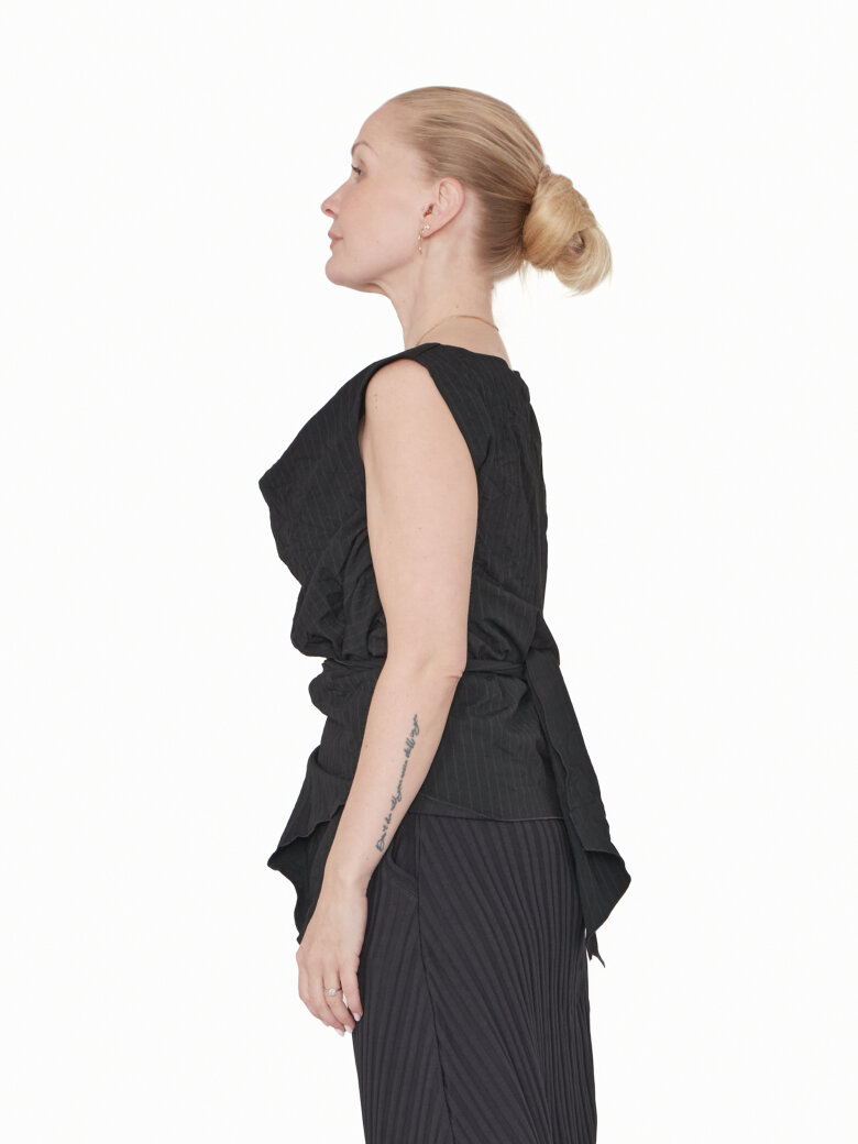 Sort Aarhus - Wrap around bluse med bindebånd