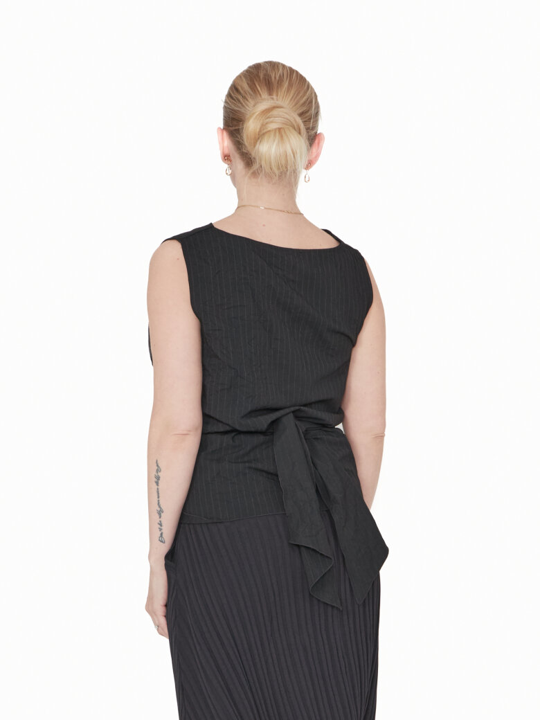 Sort Aarhus - Wrap around bluse med bindebånd