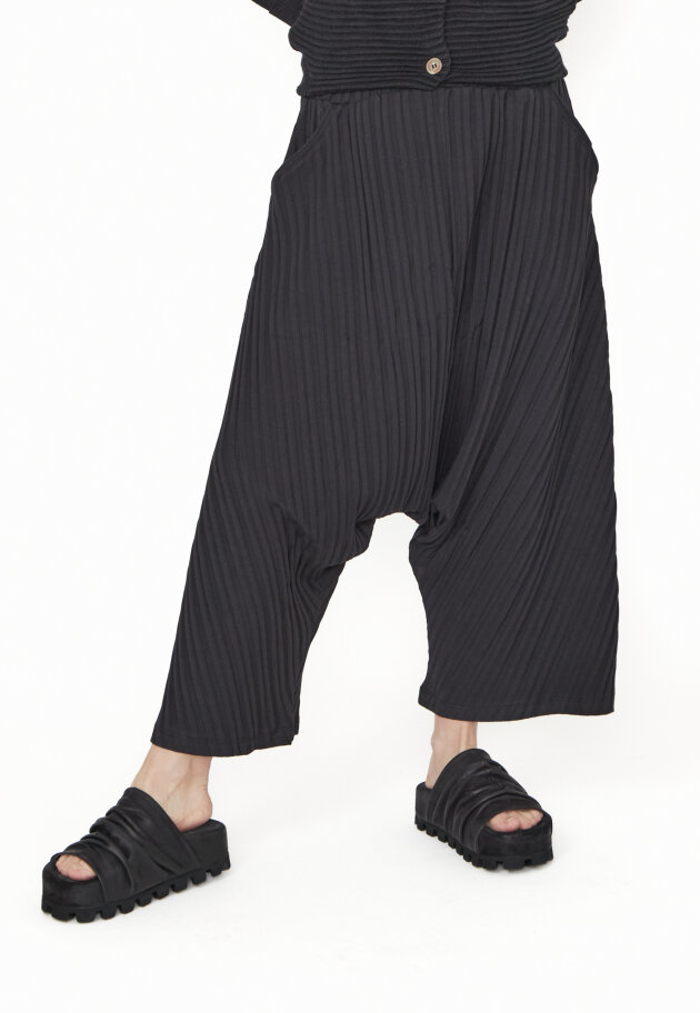 Sort Aarhus - 3/4 baggy pants in rib