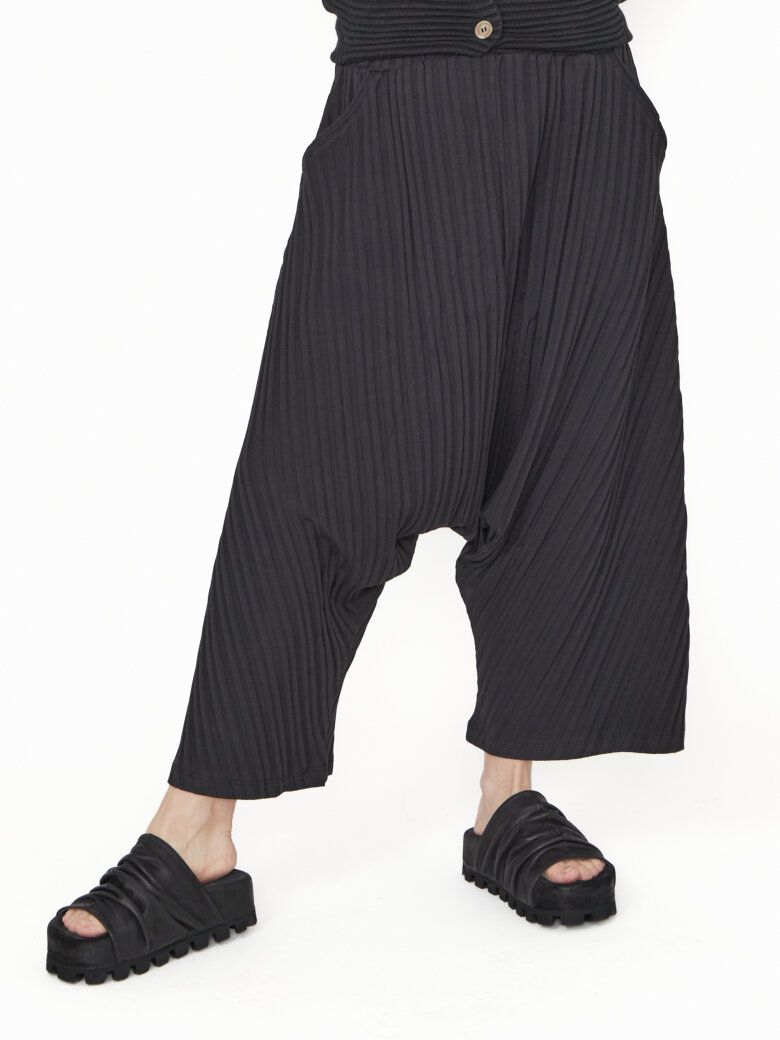 Sort Aarhus - 3/4 baggy pants in rib