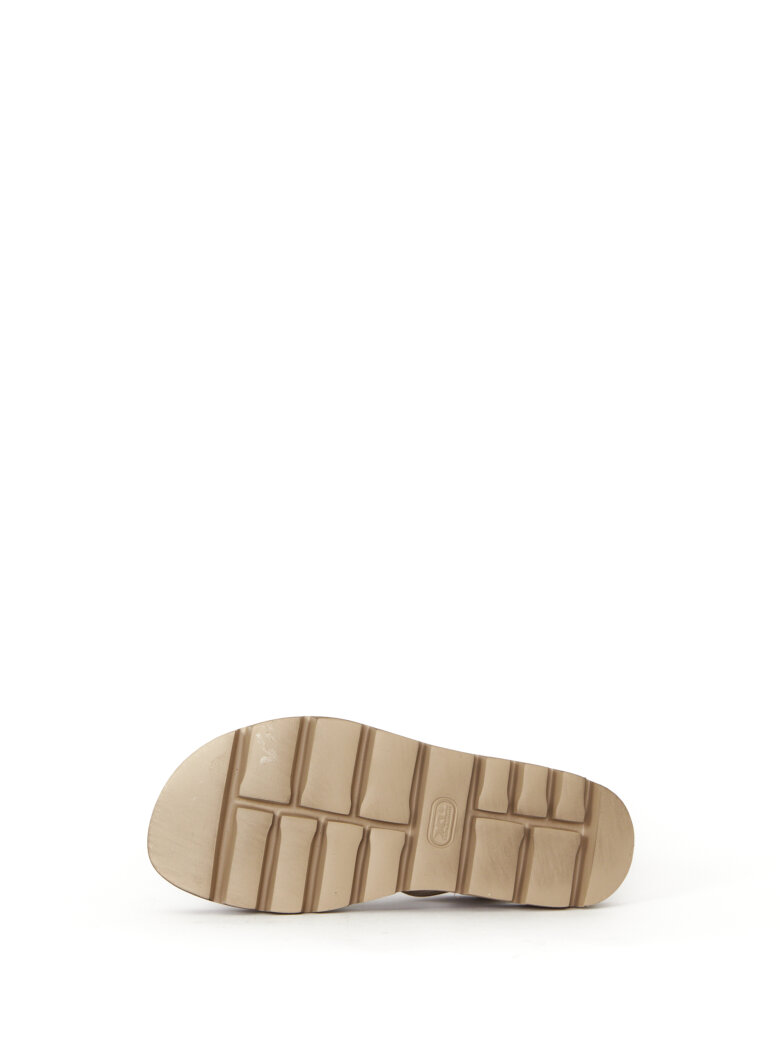 Lofina - Sandal with elastic leather covered straps