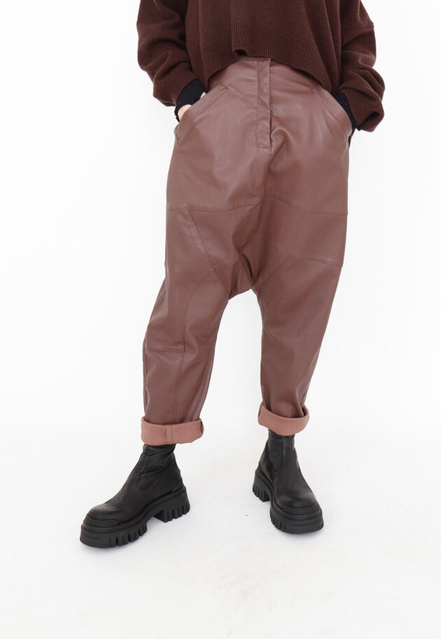 Sort Aarhus - Baggy pants in lamb leather