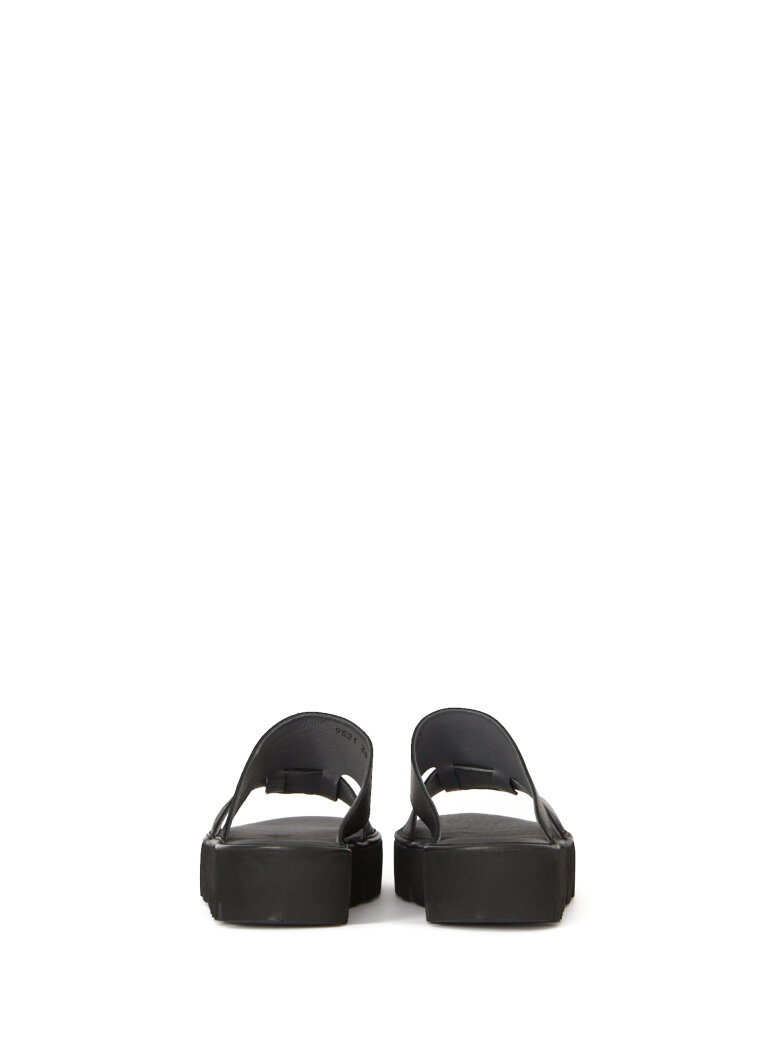 Lofina - Sandal wide asymmetrical strap