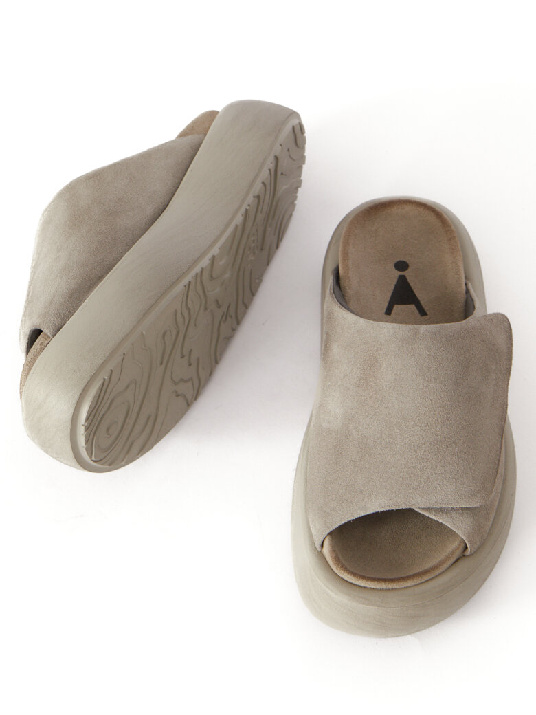 Sort Aarhus - Sandal i ruskind med velcro