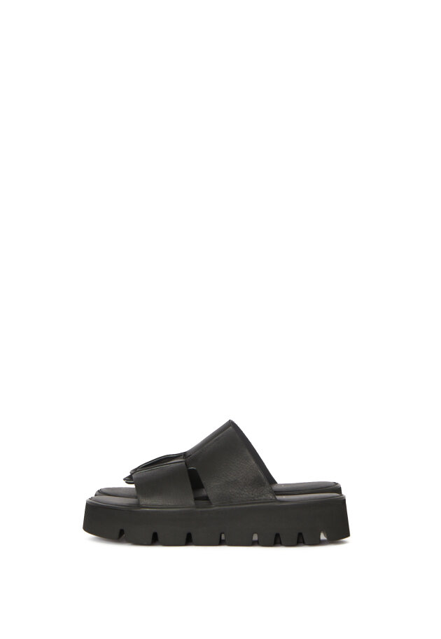 Lofina - Sandal wide asymmetrical strap