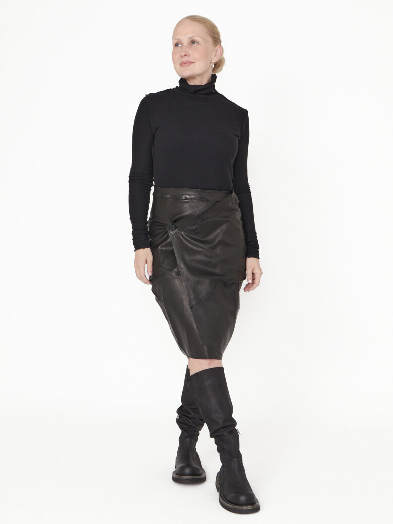 Sort Aarhus - Wrap skirt in stretch leather
