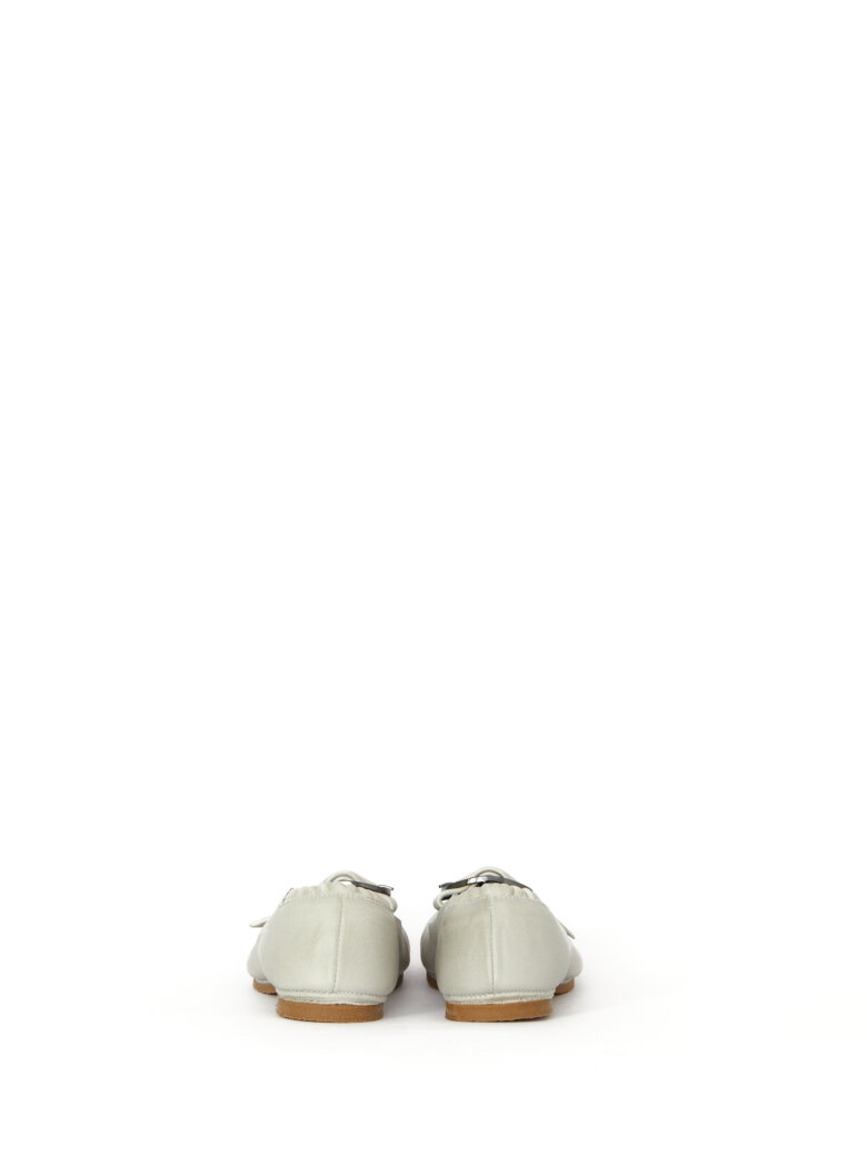 Lofina - Ballerina with buckle and rubber sole