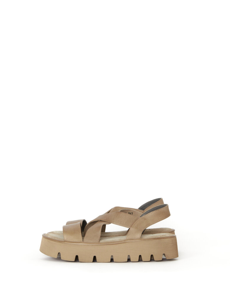 Lofina - Sandal with elastic leather covered straps