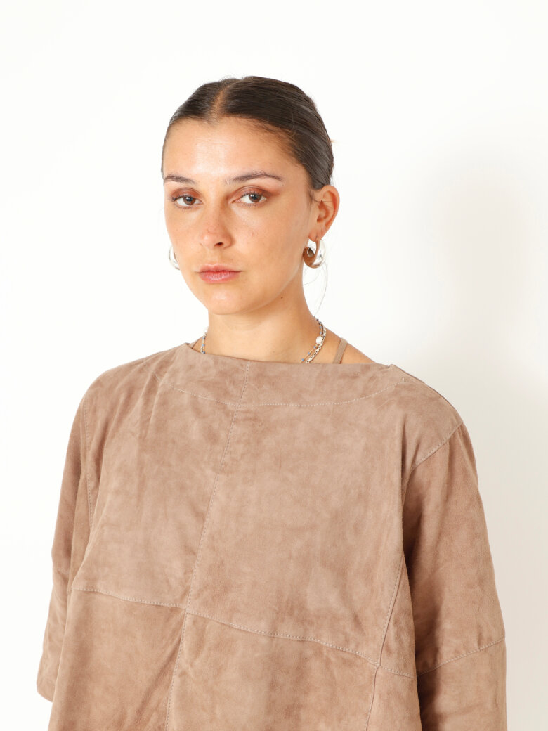 Sort Aarhus - Oversized suede blouse