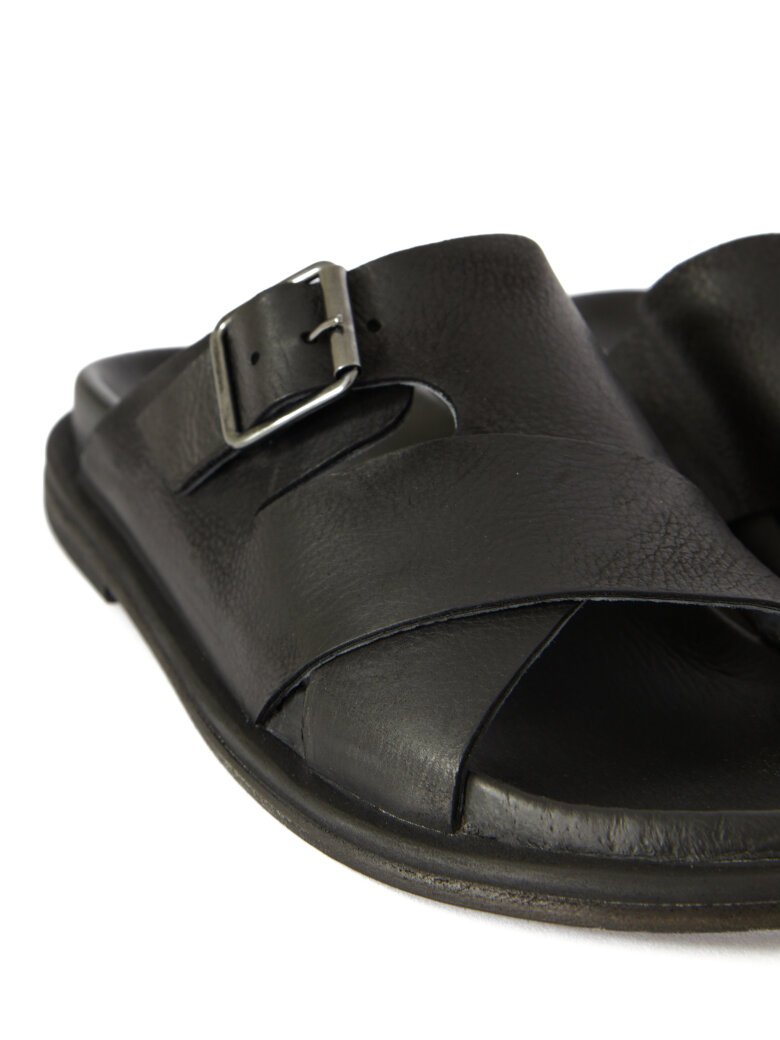 Lofina - Sandal med spænder og lædersål