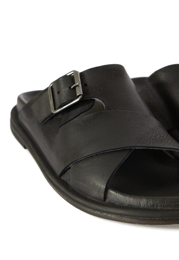 Lofina - Sandal with buckle and a leather sole