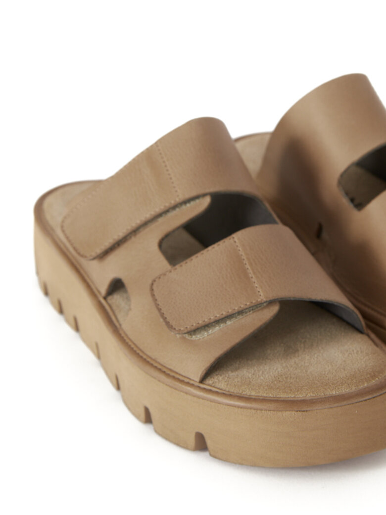 Lofina - Sandal med velcro