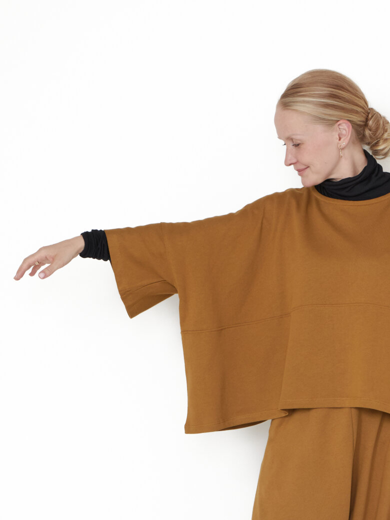 Sort Aarhus - Oversize bluse med 3/4 ærmer