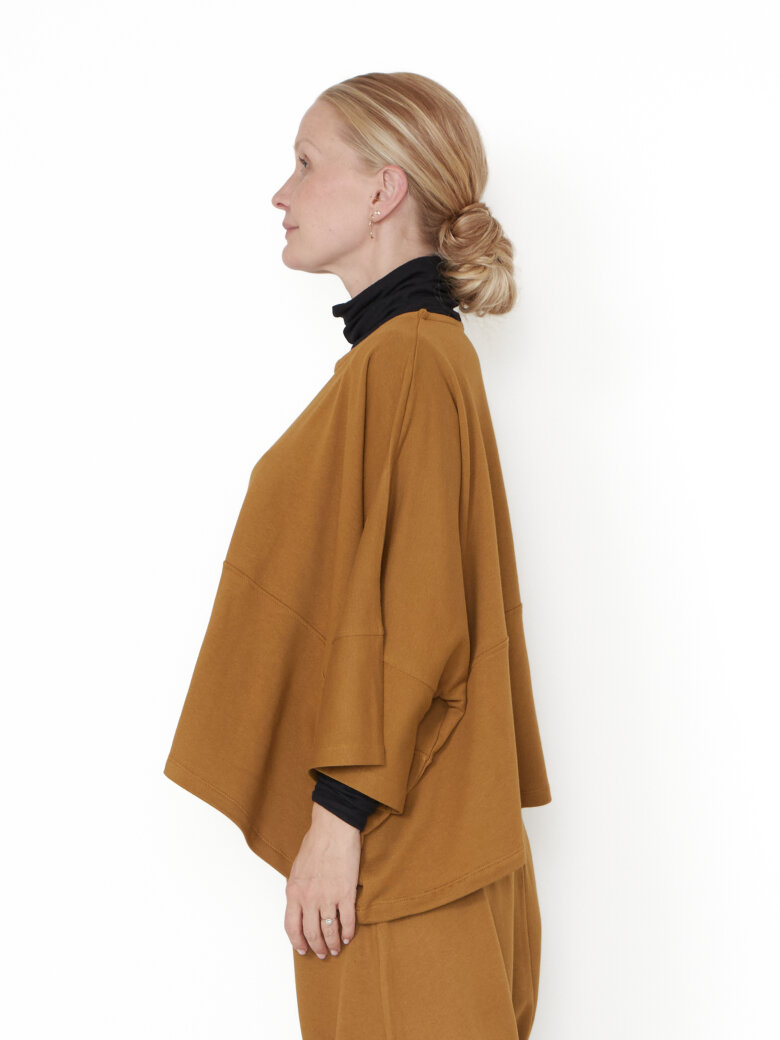 Sort Aarhus - Oversize bluse med 3/4 ærmer