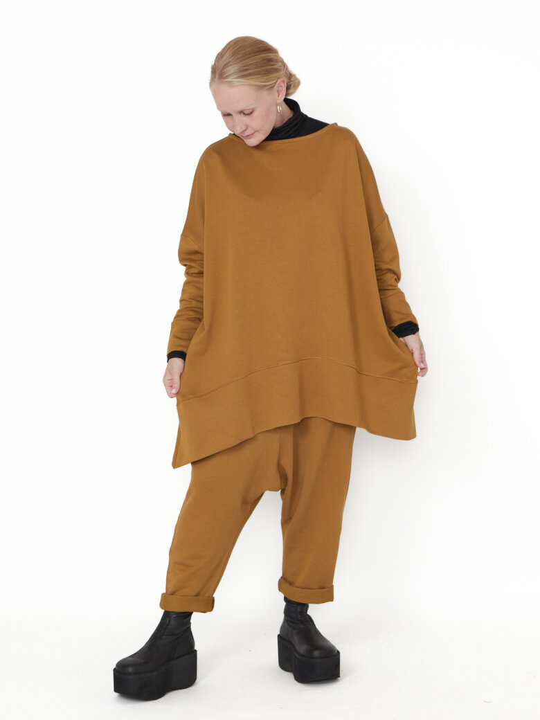 Sort Aarhus - Oversized blouse with boat neckline
