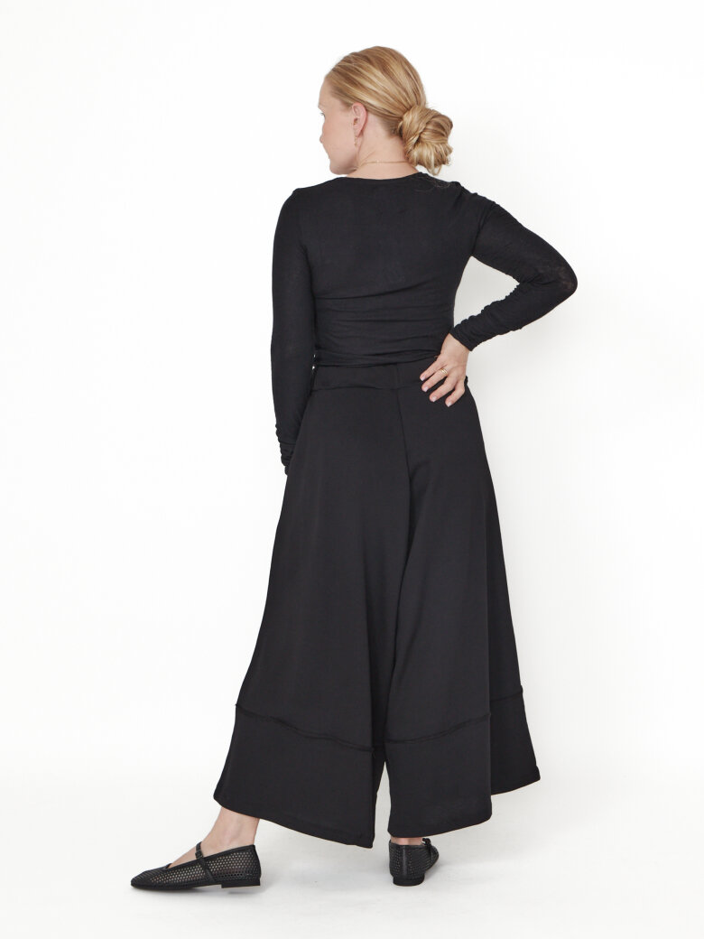 Sort Aarhus - Wide pants with graphic details