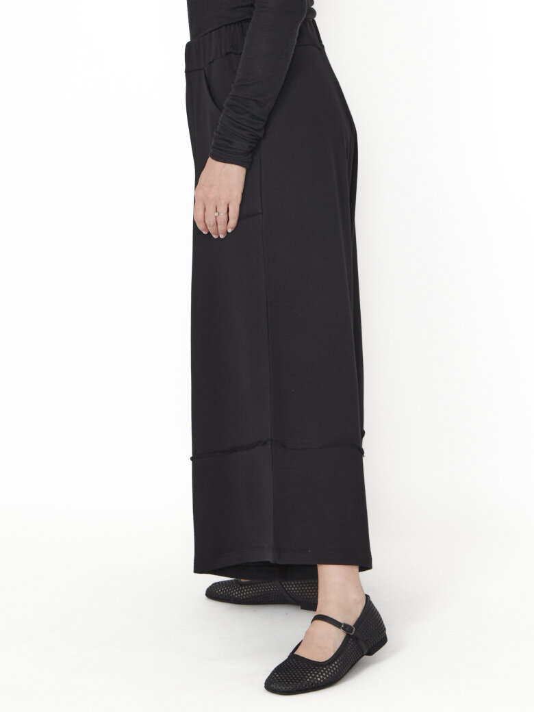 Sort Aarhus - Wide pants with graphic details