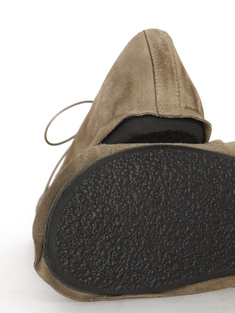 Sort Aarhus - Suede lace-up shoe with rubber sole