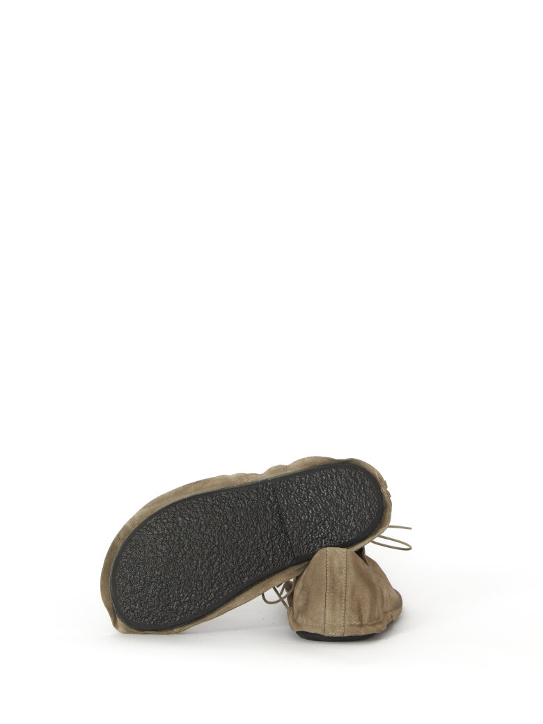 Sort Aarhus - Suede lace-up shoe with rubber sole
