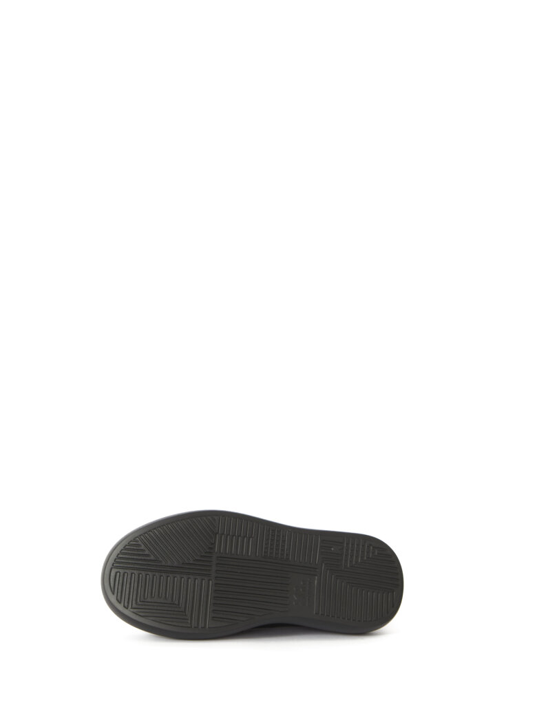 Lofina - Lace-up shoe with characteristic seam
