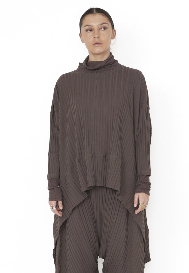 Sort Aarhus - Oversize bluse med plisse Sort Aarhus - Oversize bluse med plisse