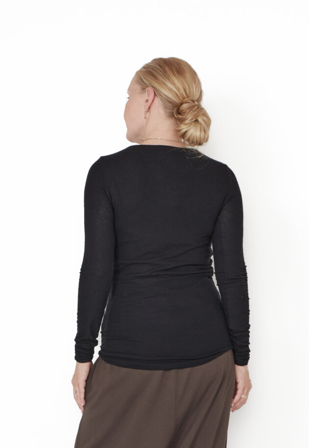 Sort Aarhus - Blouse in modal/wool with boat neck