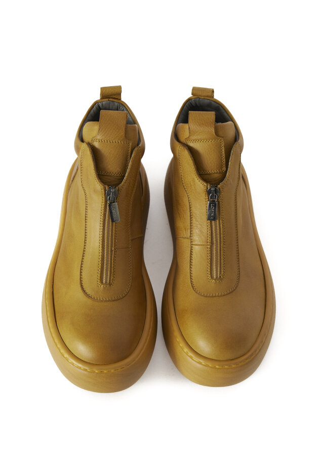 Lofina - Short boot with front zip