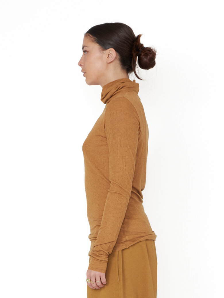 Sort Aarhus - Turtleneck blouse in modal/wool