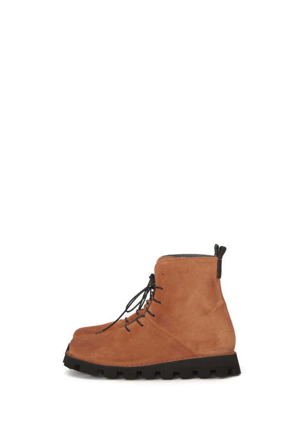 Lofina - Suede boot with laces