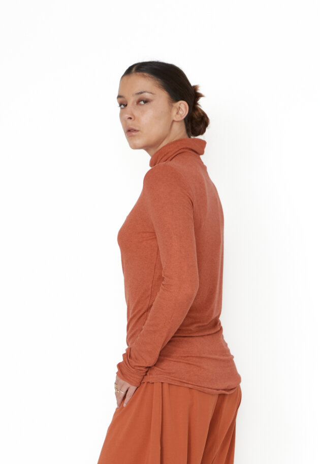Sort Aarhus - Turtleneck blouse in modal/wool