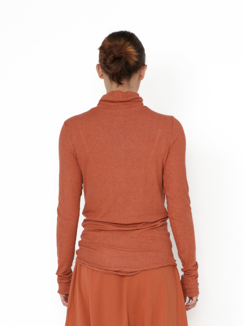 Sort Aarhus - Turtleneck blouse in modal/wool