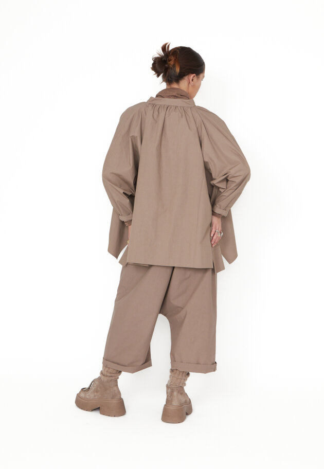Sort Aarhus - Cotton shirt with stand collar and buttons