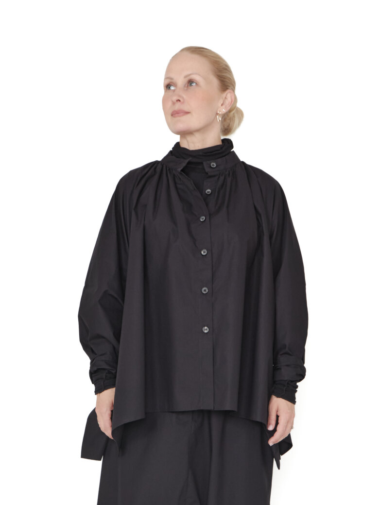 Sort Aarhus - Cotton shirt with stand collar and buttons