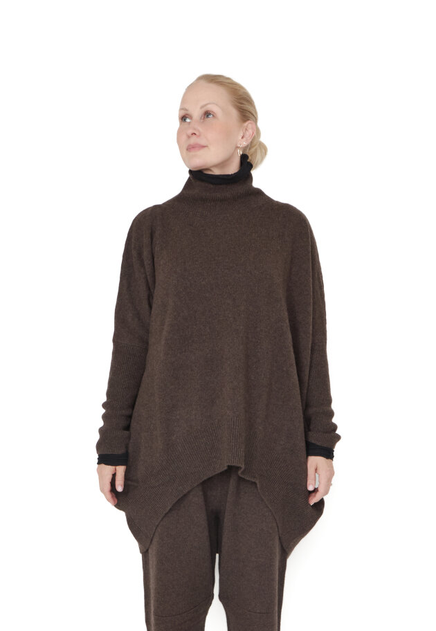 Sort Aarhus - Knitted sweater with high roll neck Sort Aarhus - Knitted sweater with high roll neck