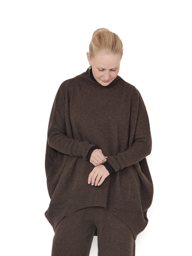 Sort Aarhus - Knitted sweater with high roll neck