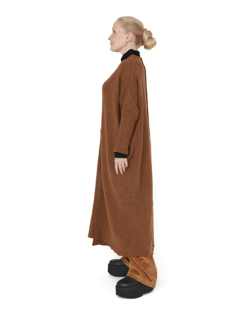 Sort Aarhus - Knitted long cardigan with button closure